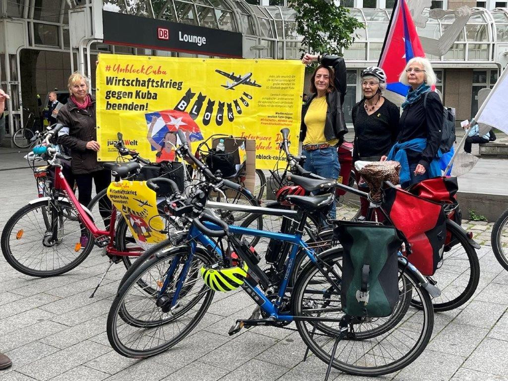 Fahrraddemo Unblock Cuba