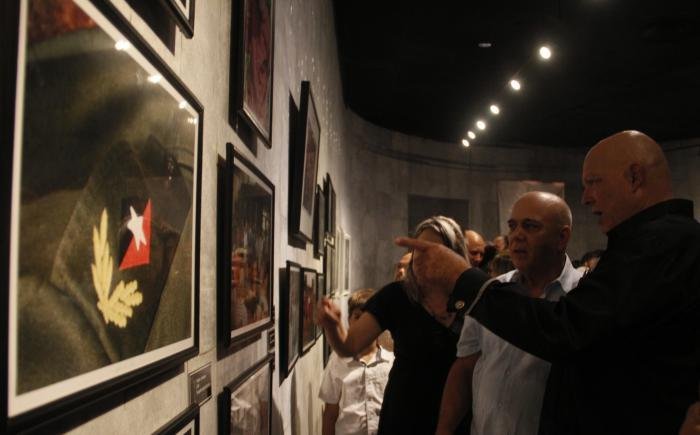  Ausstellung "Alle Herrlichkeit der Welt"