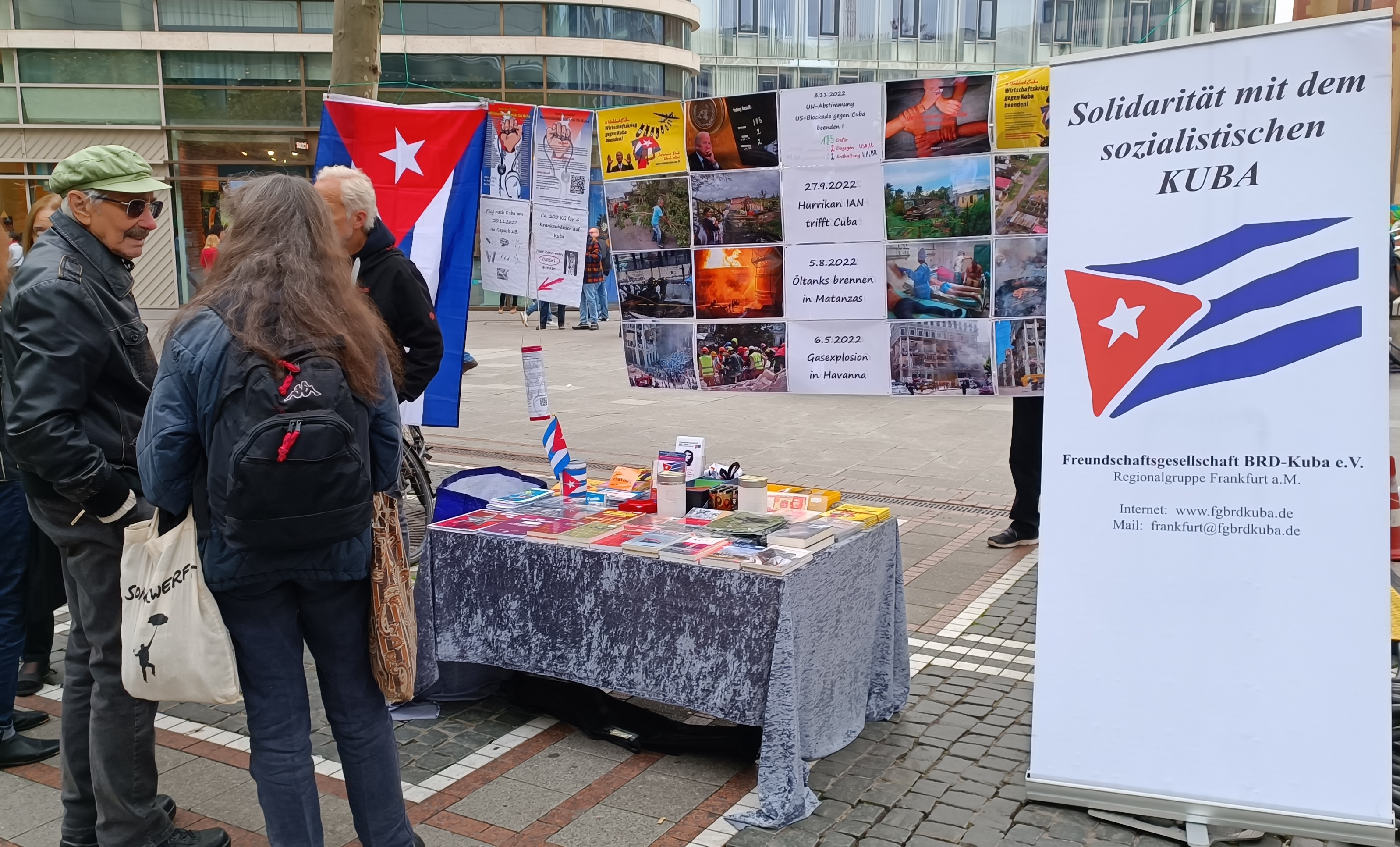 Kuba-Infostand & Bilderwand