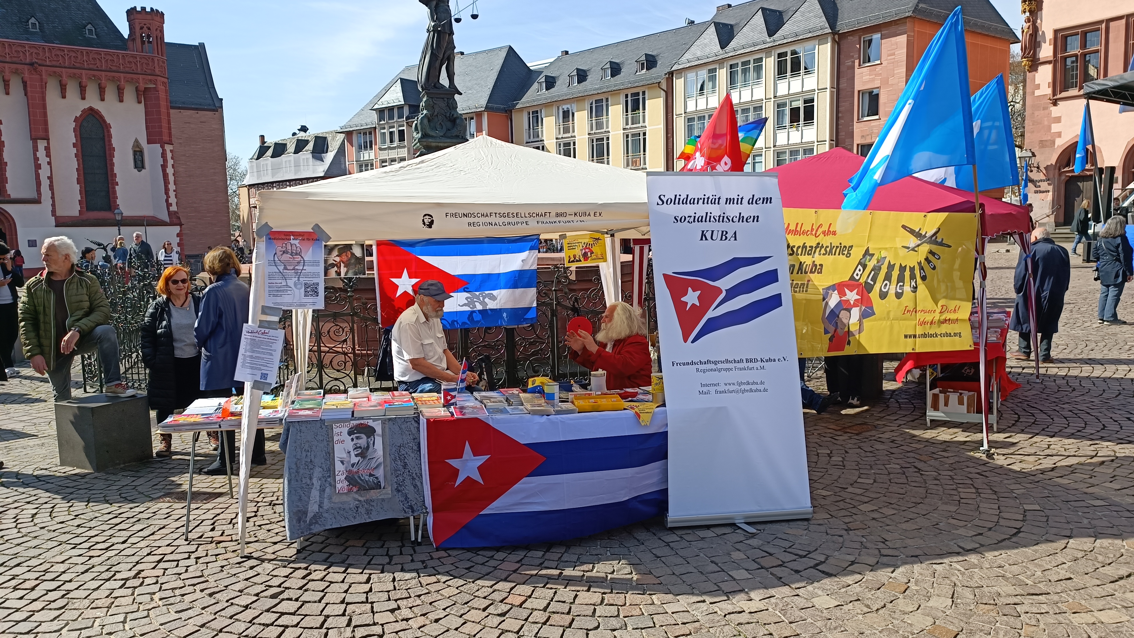 Kuba-Infostand zum Ostermarsch