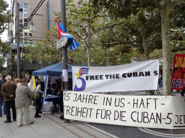 Frankfurt, Zeil - Kundgebung: "Zug um Zug zur Freiheit für die Cuban 5 "