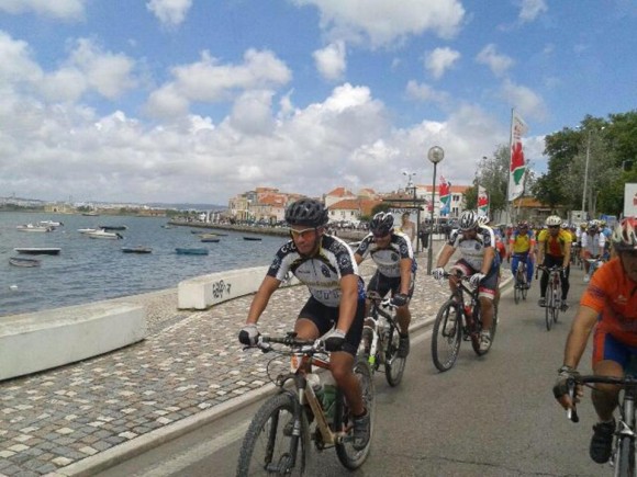 Fahrraddemo auf den Straßen Portugals