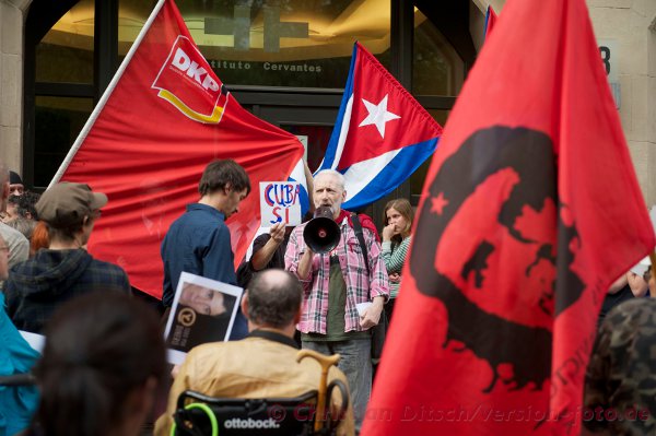 Vor dem Instituto Cervantes