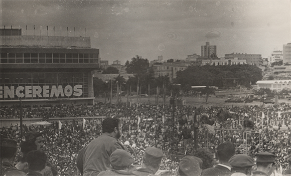 Kundgebung zum dritten Jahrestag der Revolution