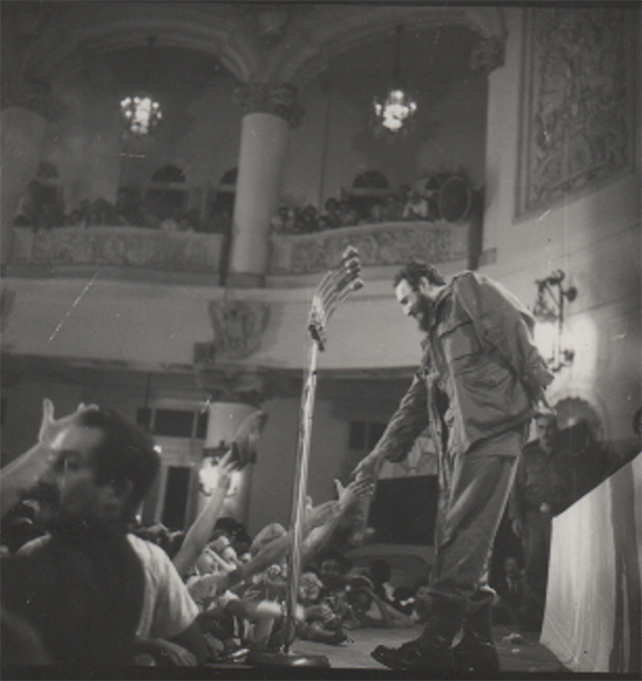 Fidel Castro auf dem Festakt zur Einweihung des Pionierpalastes