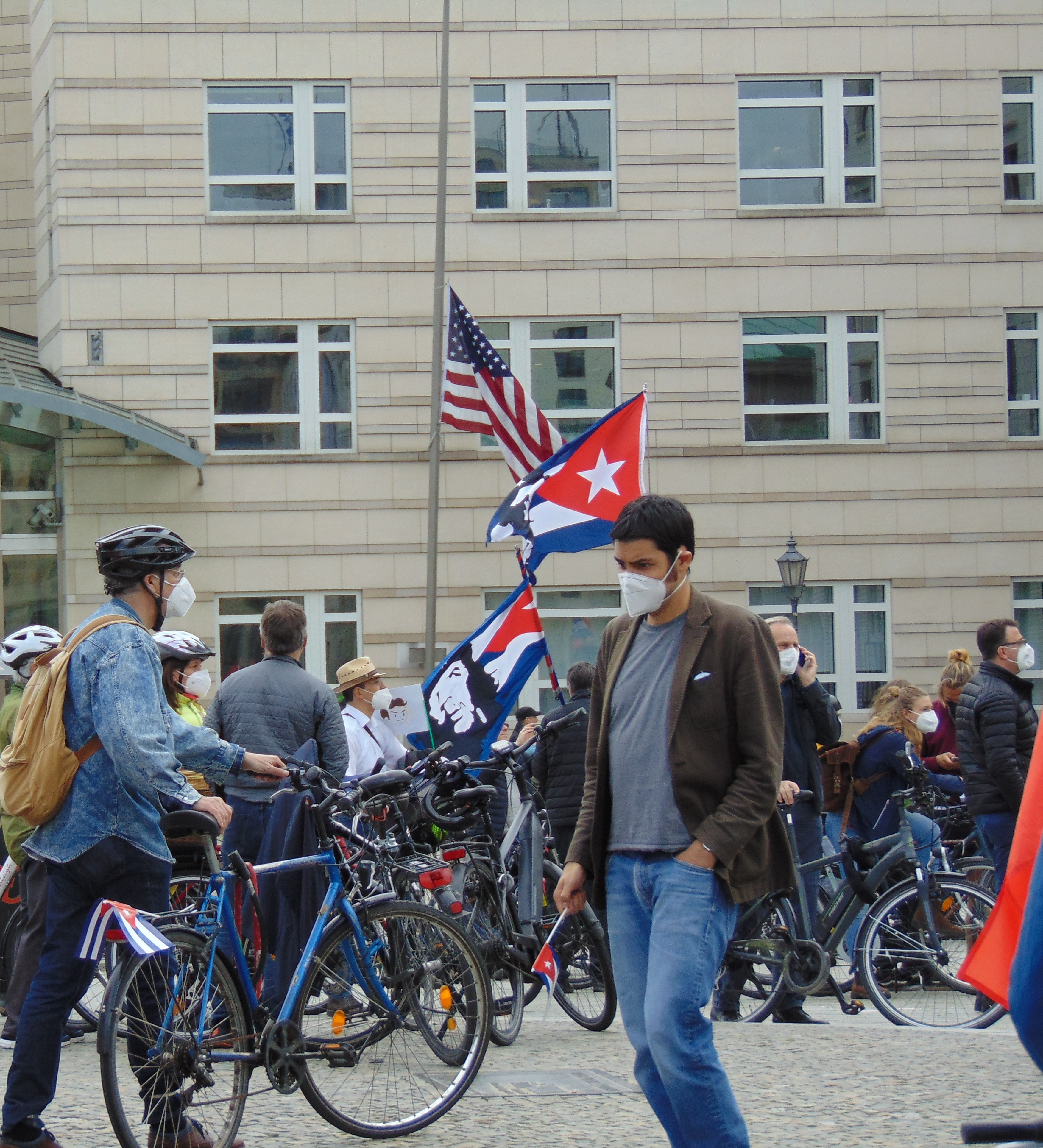Unblockcuba-Fahrraddemo vor der US-Botschaft