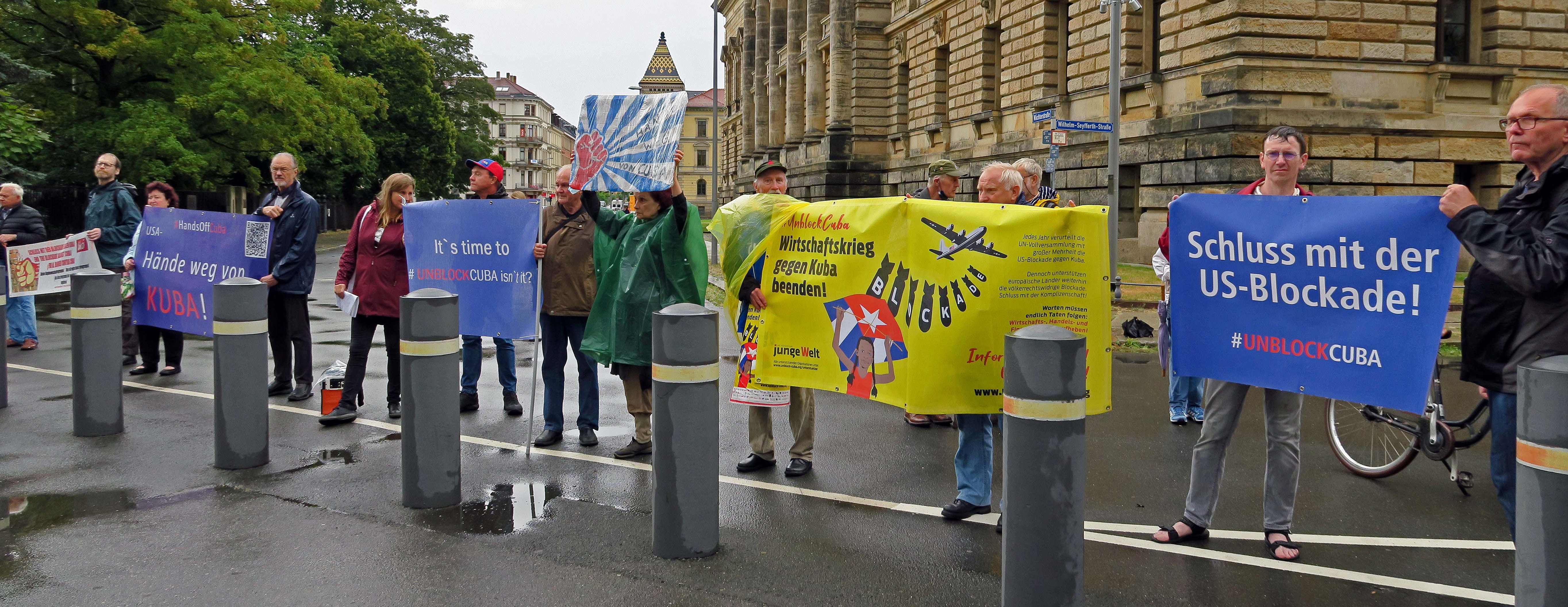 Protest-Mahnwache gegen die Blockade gegen Kuba