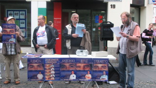 Fünf mal Fünf Minuten für die Los Cincos - die Mauer des Schweigens durchbrechen! Münsterplatz Bonn, 12. Juni 2010