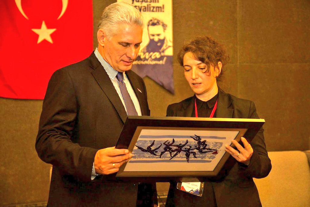 Nahide Özkan im Namen der kubanisch-türkischen Freundschaftsgesellschaft