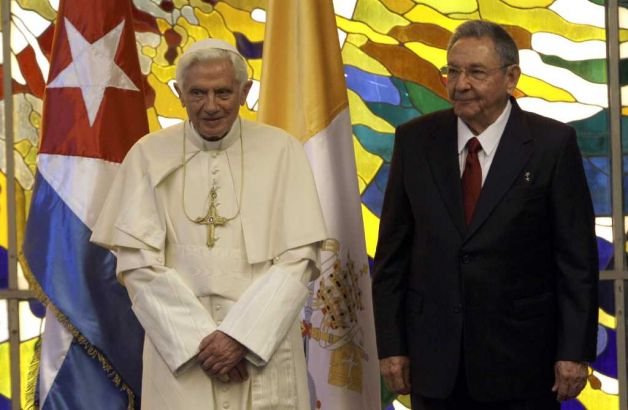 Raúl Castro empfing Benedict XVI im Palast der Revolution