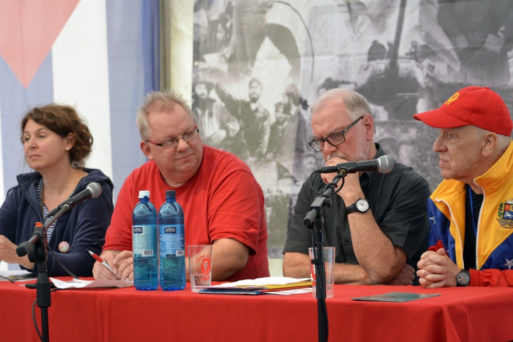 Podiumsdiskussion in der Casa Cuba