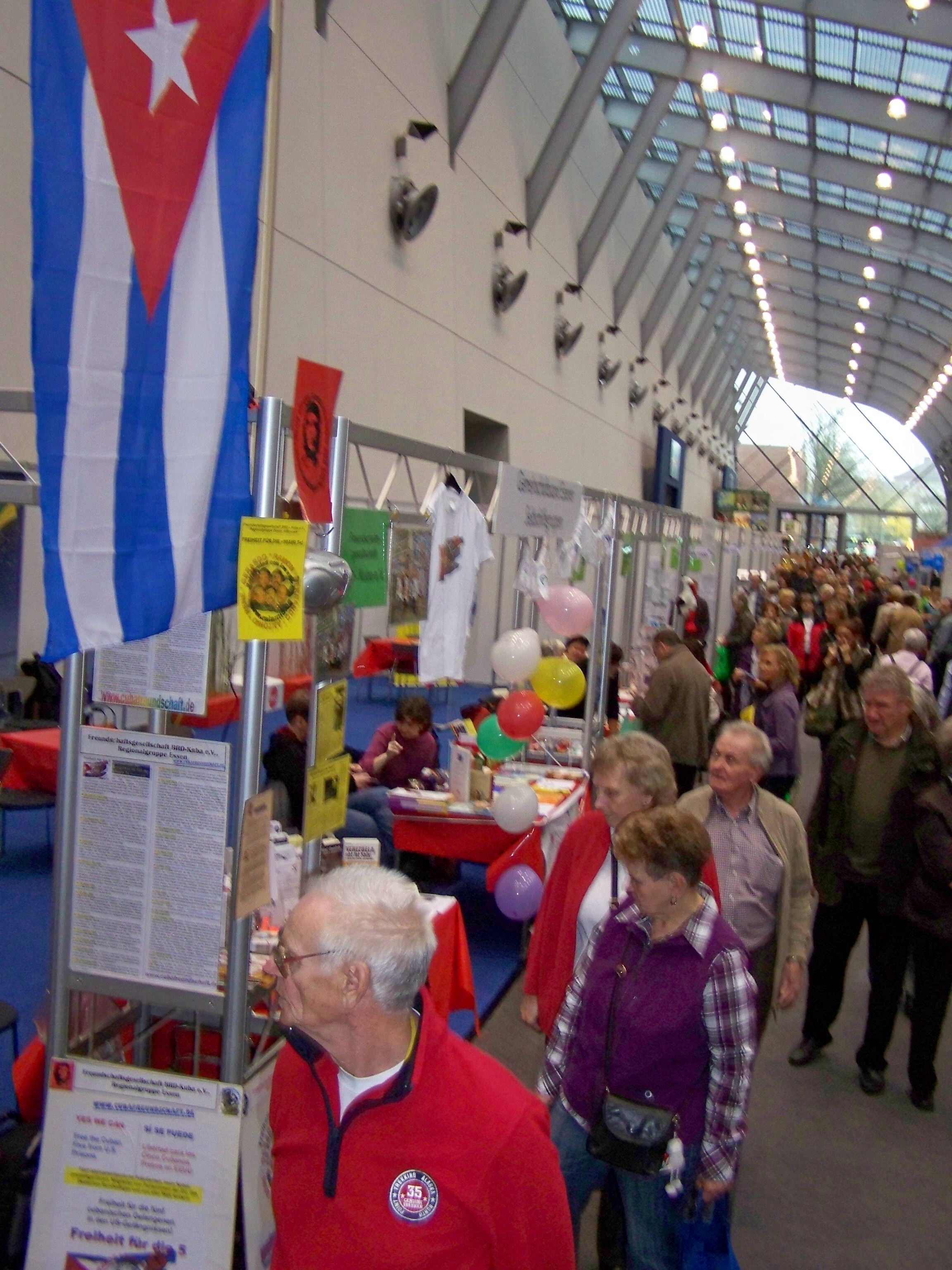 Freundschaftsgesellschaft BRD-Kuba bei der Verbrauchermesse Mode-Heim-Handwerk in Essen