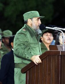 Fidel Castro anlässlich der Beisetzung gefallener Internationalisten