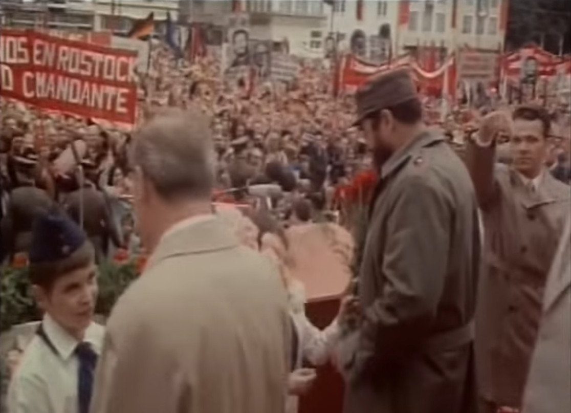 Fidel Castro auf dem Rostocker Thälmannplatz