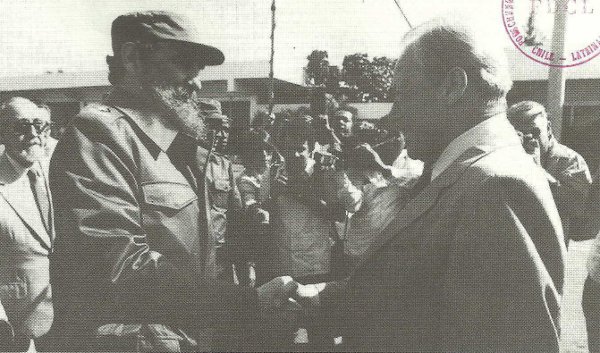 Fidel Castro und Willy Brandt am Flughafen José Martí - Havanna
