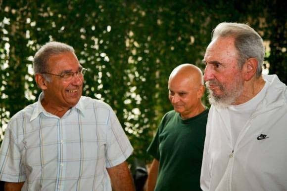 Fidel Castro Ruz besucht das Nationale Zentrum für Wissenschaftliche Forschung