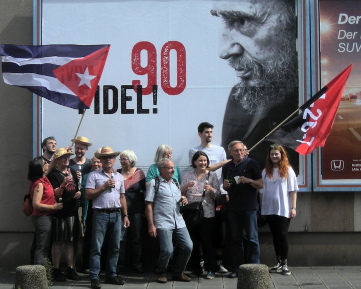 Plakataktion zum 90. Geburtstag von Fidel Castro