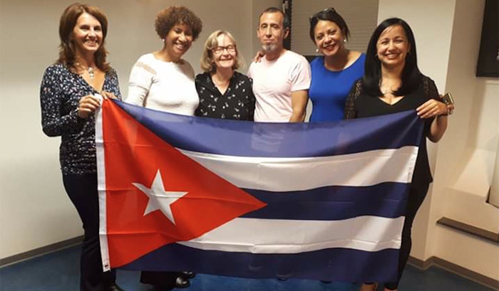 Kubanische Literaten zusammen mit Aktivisten der Freundschaftsgesellschaft BRD-Kuba