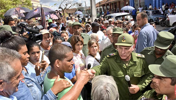 Kubanischer Präsident im Katastrophengebiet