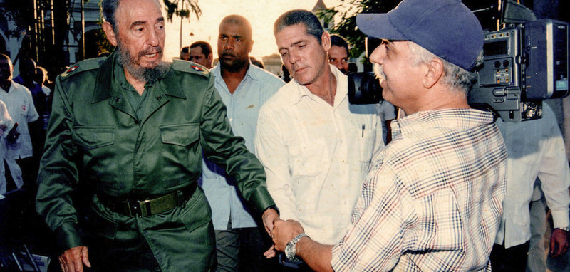 Roberto Chile (r.) mit Fidel Castro