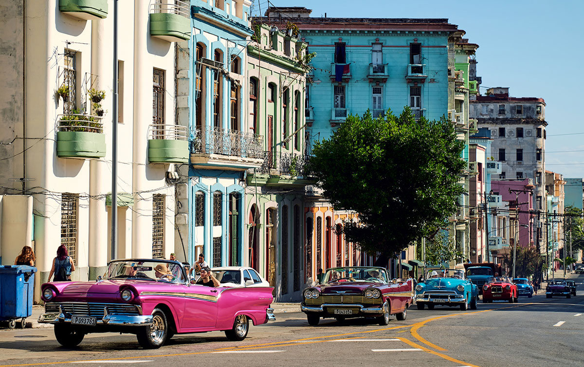 Restaurierte Straßenkreuzer in Havanna