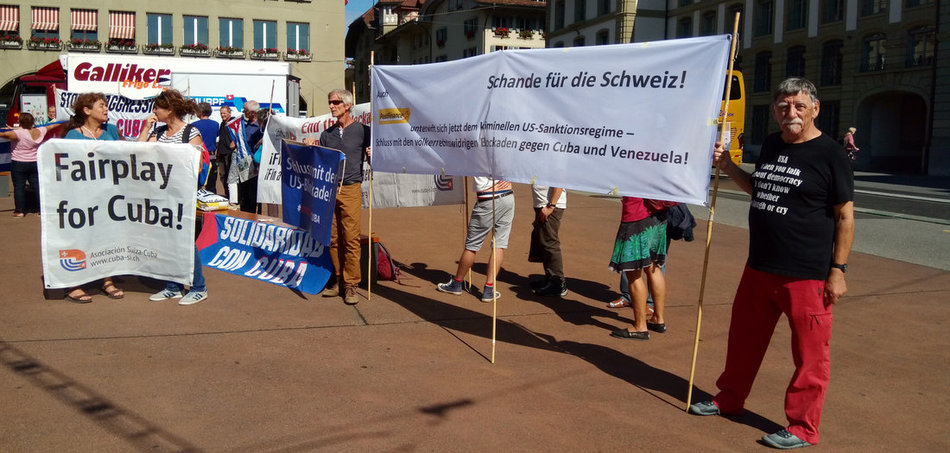 Solidaritätsaktion für Kuba im schweizerischen Bern