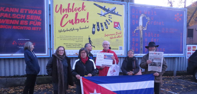 Flashmob der Freundschaftsgesellschaft BRD-Kuba in Suttgart