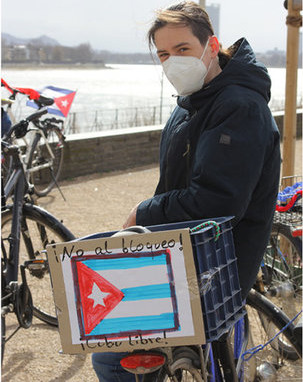 Teilnehmer einer Fahrraddemo in Bonn