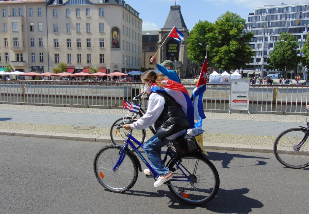 Unblockcuba-Fahrraddemo in Berlin