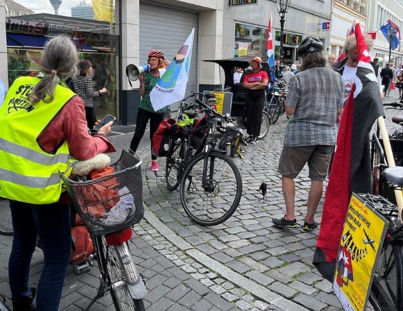 Fahrraddemo und Kundgebungen – Auftakt zur Kampagne #UnblockCuba 22 7 20220611 fahrraddemo kundgebung
