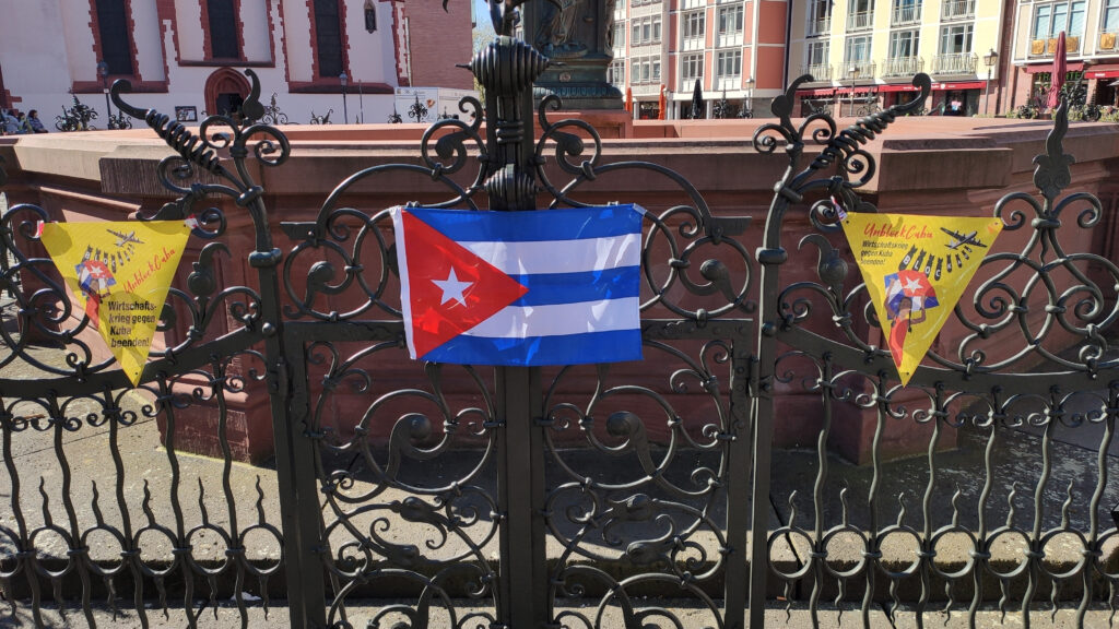 20220418 ostermarsch fahnen