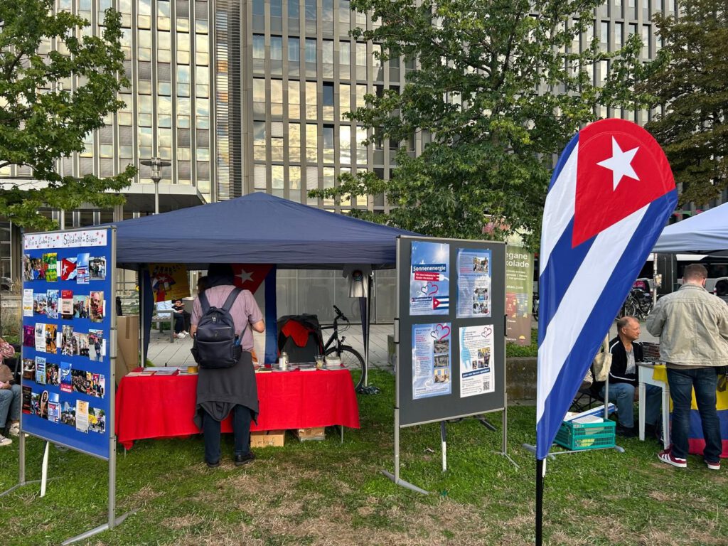 12.9.26, Lateinamerikanisches Straßenfest “Hola mi gente” auf dem Düsseldorfer Kirchplatz 2 img 20260913 wa00056142747075704417271