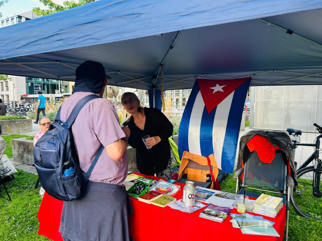 12.9.26, Lateinamerikanisches Straßenfest “Hola mi gente” auf dem Düsseldorfer Kirchplatz 3 img 20260913 wa00066528425065989642072
