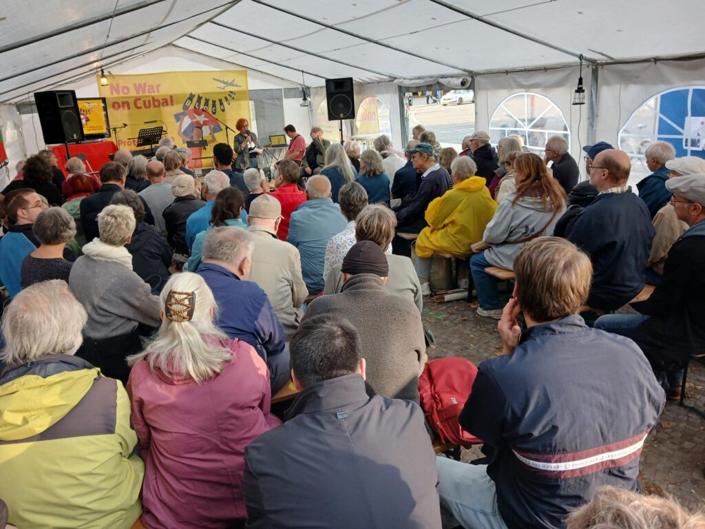 12.-19.9.26 Protestwache „No War on Cuba!“ vor der US-Botschaft am Brandenburger Tor 25 signal 2026 09 16 22 55 01 028 13330479560309178345