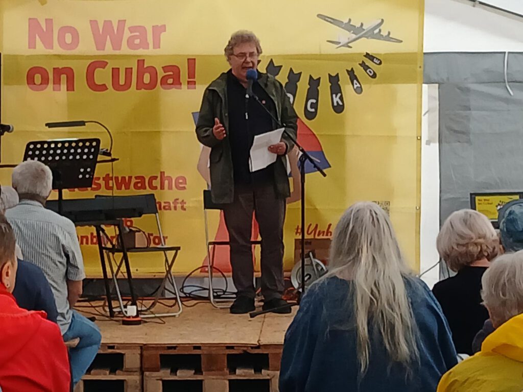 12.-19.9.26 Protestwache „No War on Cuba!“ vor der US-Botschaft am Brandenburger Tor 23 signal 2026 09 16 22 55 01 028 33060024331541014858